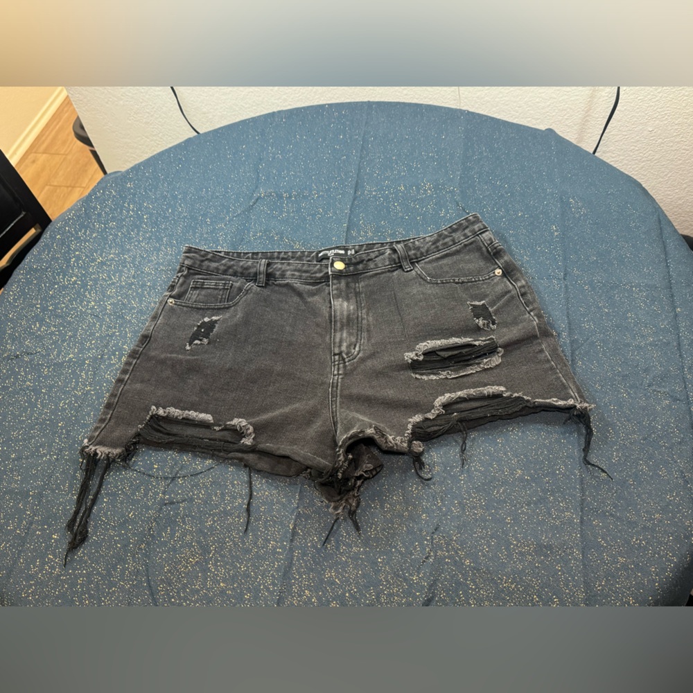 PrettyLittleThing Black Distressed Jean Shorts